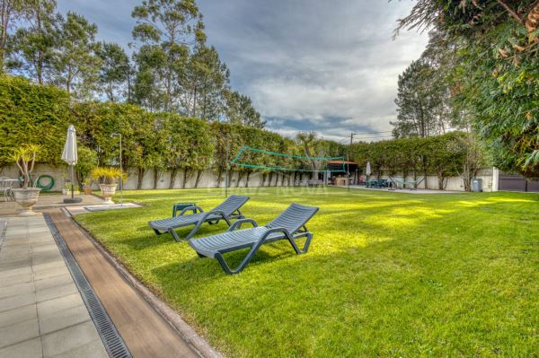 Moradia isolada V4, com 1538m2 de terreno, jardim, piscina, aréa de lazer e anexo habitacional - Espinho