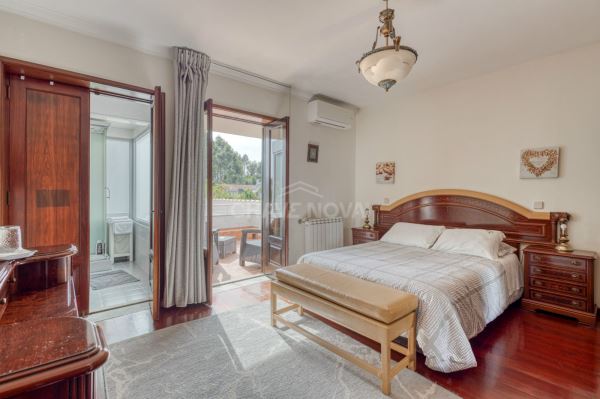 Moradia isolada V4, com 1538m2 de terreno, jardim, piscina, aréa de lazer e anexo habitacional - Espinho
