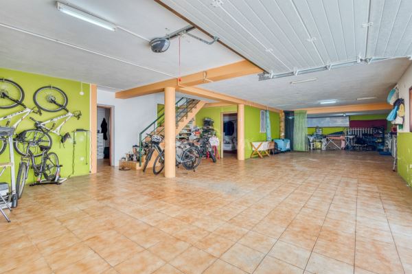 Moradia isolada V4, com 1538m2 de terreno, jardim, piscina, aréa de lazer e anexo habitacional - Espinho