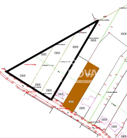 Terreno urbano para construção de condomínio fechado no centro de Sta Mª da Feira