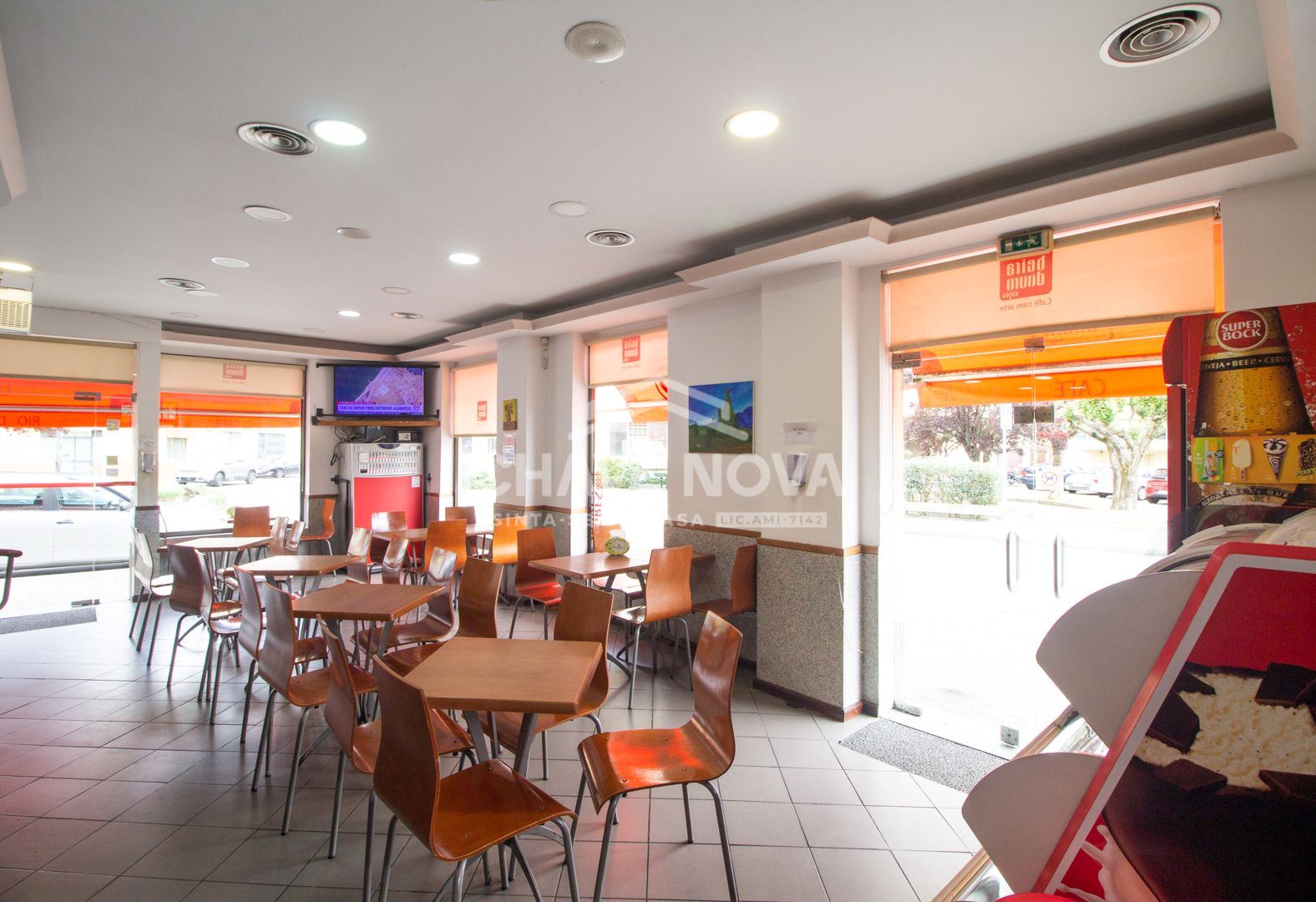 Trespasse de Café Snack Bar em funcionamento bem localizado em Vila Nova de Gaia