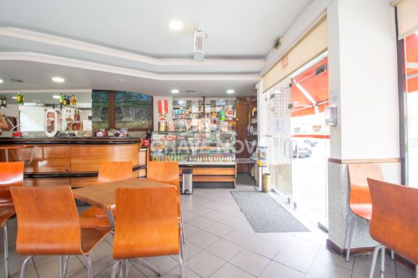 Trespasse de Café Snack Bar em funcionamento bem localizado em Vila Nova de Gaia