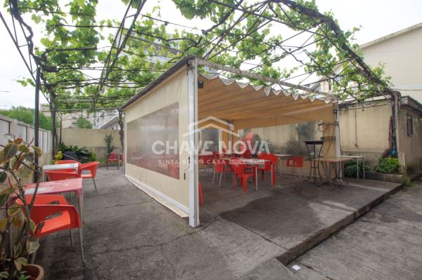 Trespasse de Café Snack Bar em funcionamento bem localizado em Vila Nova de Gaia