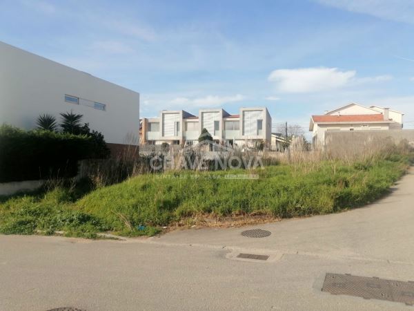 Land for sale in Vila Nova de Gaia, Portugal — €185,000