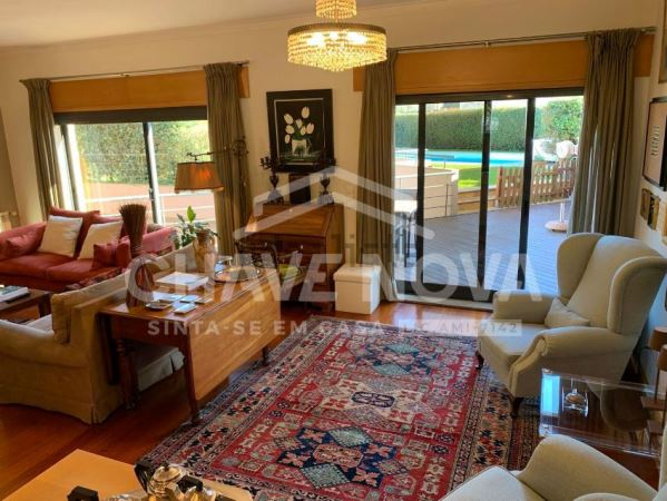 Fantástica moradia T5 com piscina à venda em Fonte da Moura Fantástica moradia T5 com piscina à venda em Fonte da Moura