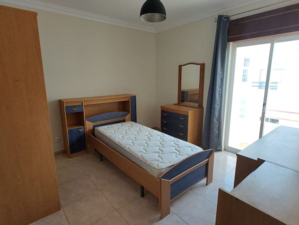 Apartamento para arrendar ao ano