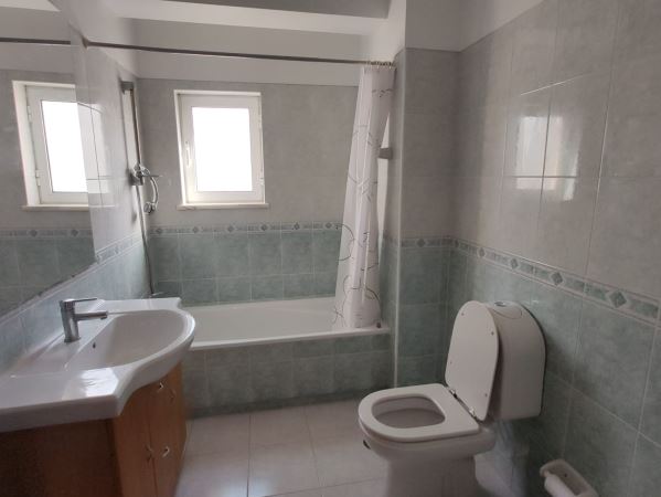Apartamento para arrendar ao ano