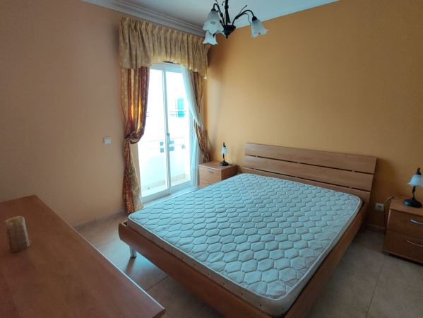 Apartamento para arrendar ao ano