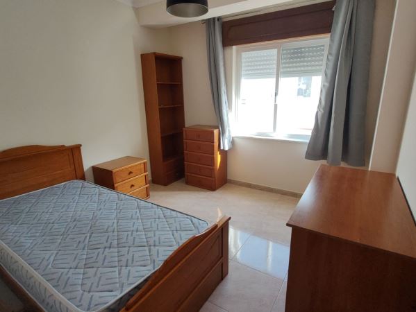 Apartamento para arrendar ao ano