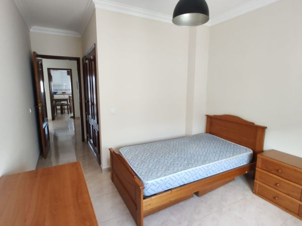 Apartamento para arrendar ao ano