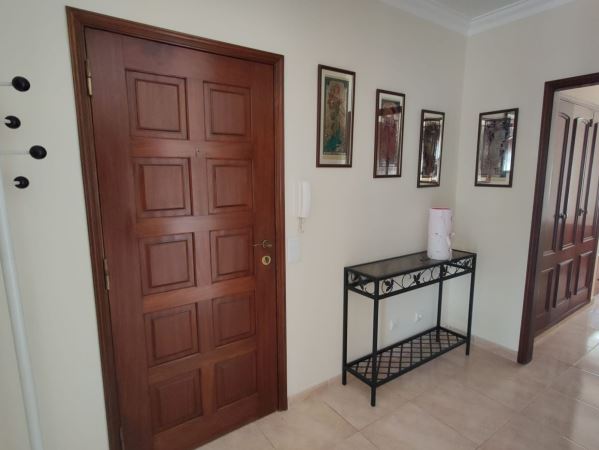 Apartamento para arrendar ao ano