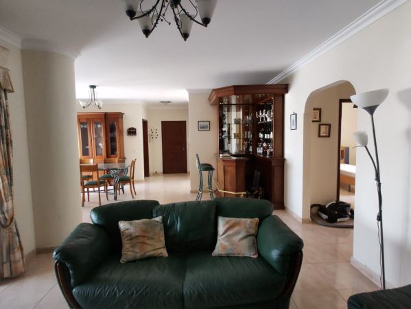 Apartamento para arrendar ao ano