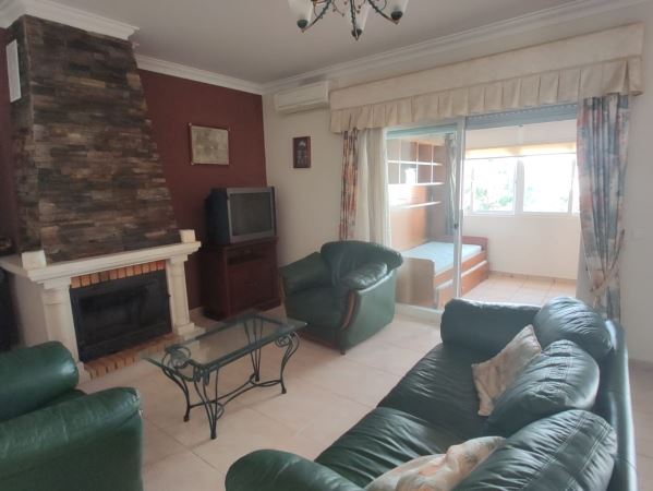Apartamento para arrendar ao ano