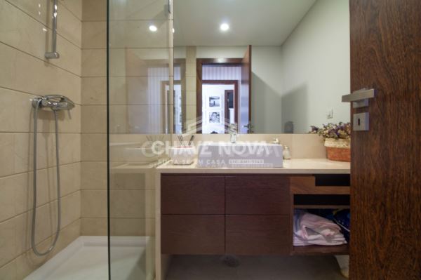 Apartamento T2 na VL8, construção Teixeira Duarte 