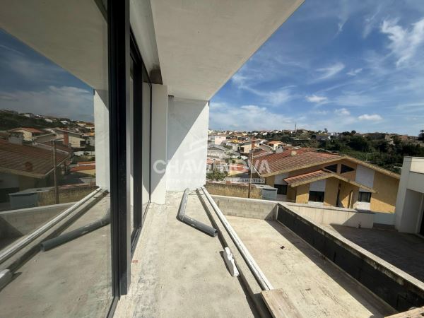Moradia em Banda V3 Nova na Madalena
