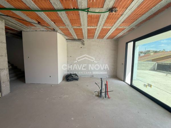 Moradia em Banda V3 Nova na Madalena