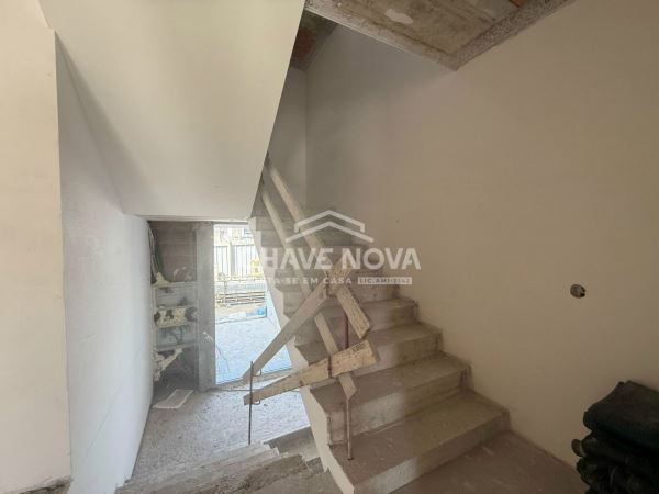 Moradia em Banda V3 Nova na Madalena