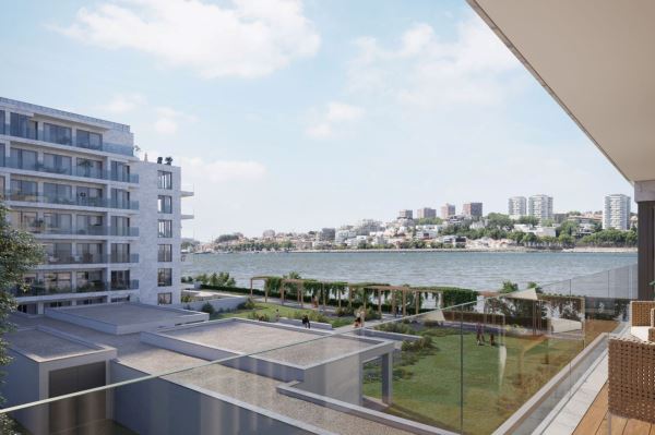 Apartamento T3 com varanda e jardim