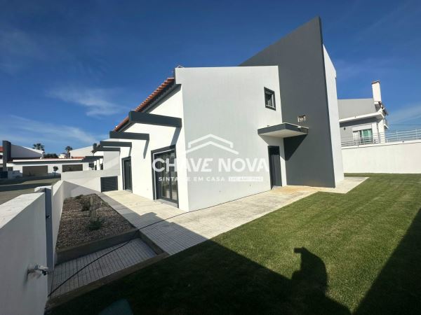 Moradia T4 em Silveira - Torres Vedras