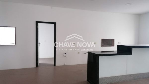 Espaço comercial em Fânzeres junto ao Seixo. Gondomar