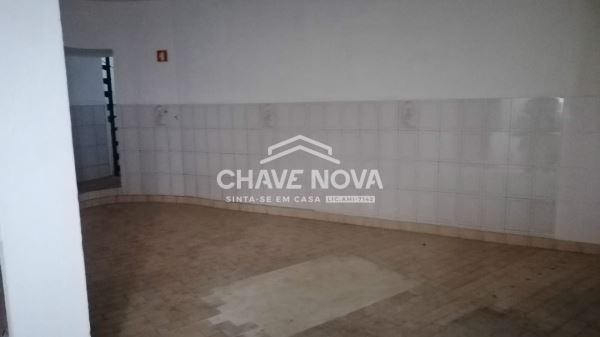 Espaço comercial em Fânzeres junto ao Seixo. Gondomar