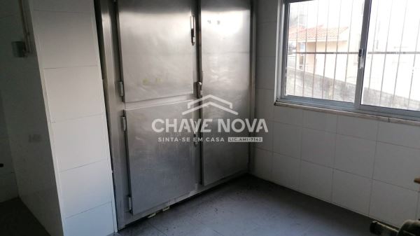 Espaço comercial em Fânzeres junto ao Seixo. Gondomar