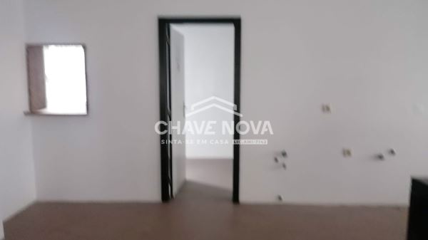 Espaço comercial em Fânzeres junto ao Seixo. Gondomar