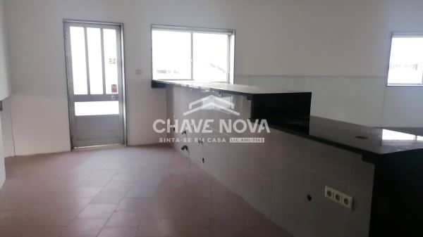 Espaço comercial em Fânzeres junto ao Seixo. Gondomar