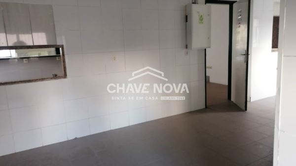 Espaço comercial em Fânzeres junto ao Seixo. Gondomar
