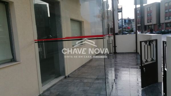 Espaço comercial em Fânzeres junto ao Seixo. Gondomar