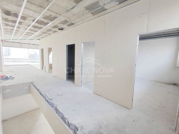 Loja para arrendamento, na Forca, no Edifício Mirador