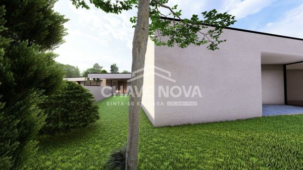 Moradia T4 Térrea Isolada com piscina no centro de Santa Maria da Feira