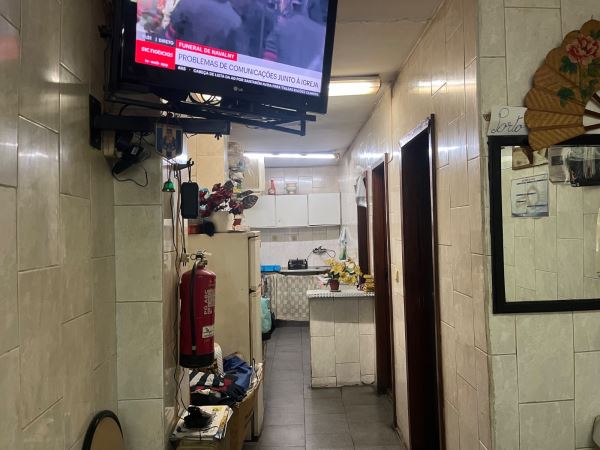 Prédio completo na Rua Escura 