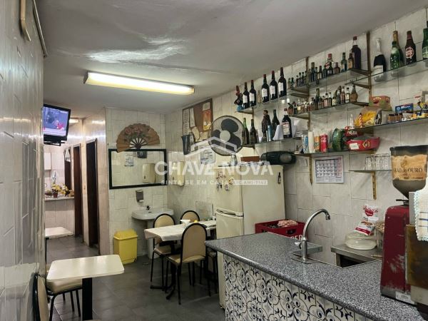 Prédio completo na Rua Escura 