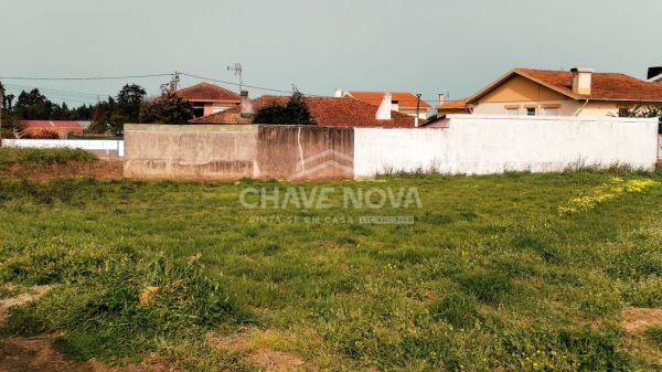 Terreno de 400m2 para construção de Moradia de 2 andares, em Grijó (Póvoa de Baixo)!