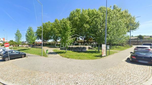 Terreno de 400m2 para construção de Moradia de 2 andares, em Grijó (Póvoa de Baixo)!