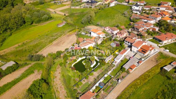 Moradia T3 para reconstrução em Argoncilhe 