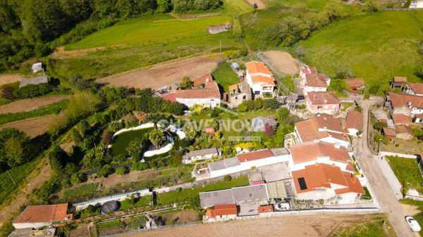 Moradia T3 para reconstrução em Argoncilhe 