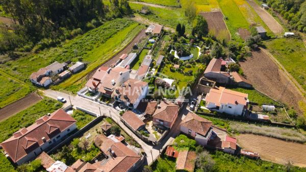 Moradia T3 para reconstrução em Argoncilhe 