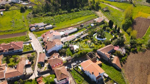 Moradia T3 para reconstrução em Argoncilhe 