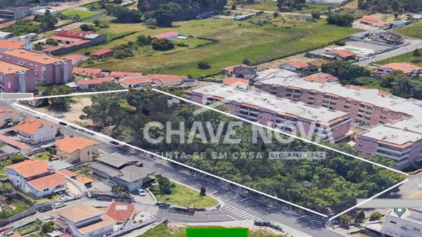 Land for sale in Vila Nova de Gaia, Portugal — €749,000