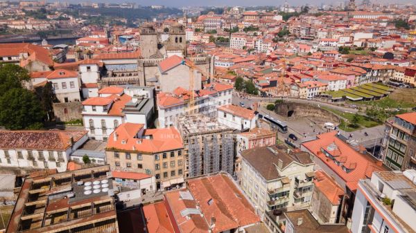 Apartamento T0 DOM HUGO IX no Centro Histórico do Porto