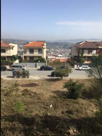 Terreno para moradia de 3 pisos na Encosta do Vale Valongo