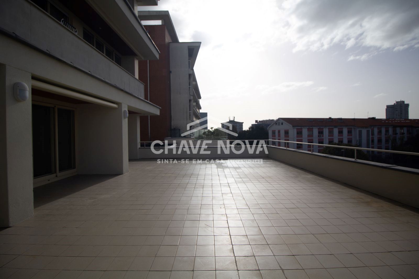 T4 Duplex - Nascente/Sul/Poente - terraço 80m2, garagem 2 carros - Bessa Leite - Porto