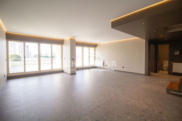T4 Duplex - Nascente/Sul/Poente - terraço 80m2, garagem 2 carros - Bessa Leite - Porto