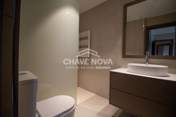 T4 Duplex - Nascente/Sul/Poente - terraço 80m2, garagem 2 carros - Bessa Leite - Porto