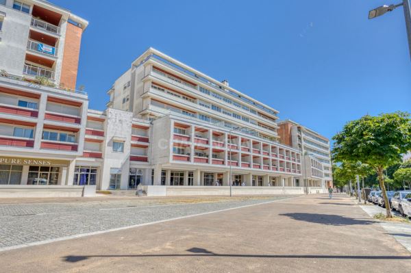 T4 Duplex - Nascente/Sul/Poente - terraço 80m2, garagem 2 carros - Bessa Leite - Porto