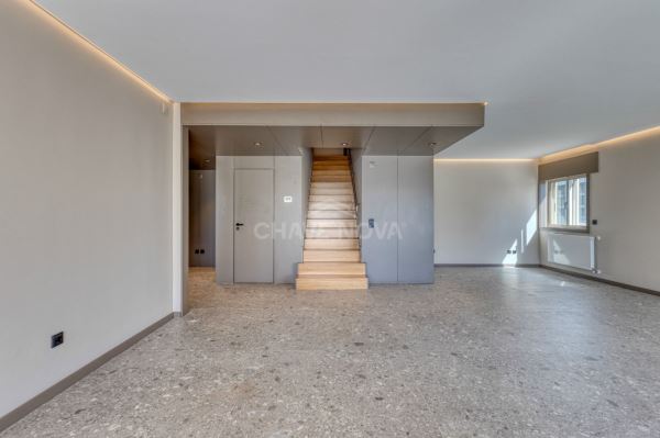 T4 Duplex - Nascente/Sul/Poente - terraço 80m2, garagem 2 carros - Bessa Leite - Porto