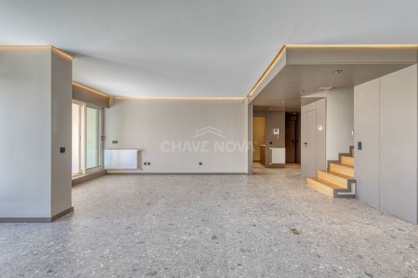 T4 Duplex - Nascente/Sul/Poente - terraço 80m2, garagem 2 carros - Bessa Leite - Porto