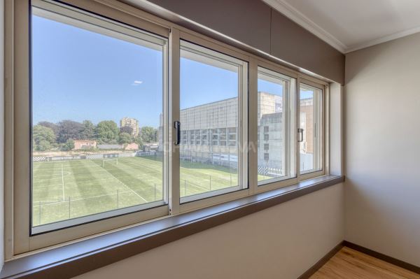 T4 Duplex - Nascente/Sul/Poente - terraço 80m2, garagem 2 carros - Bessa Leite - Porto